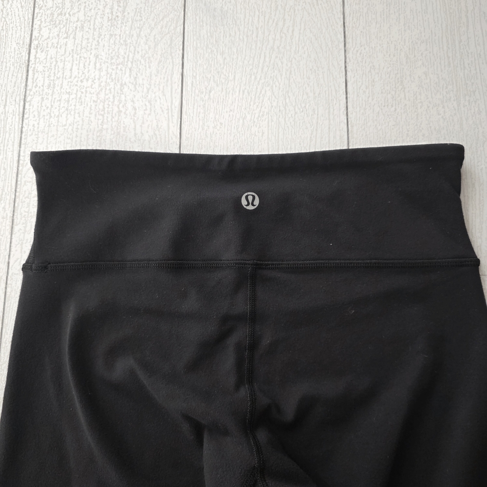 Lululemon‎ Black Crop Athletic Leggins 4 - Picture 2 of 5